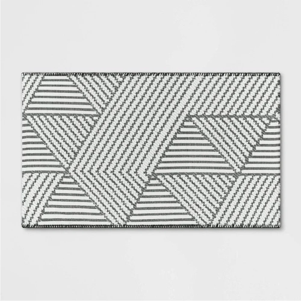PROJECT 62 NEW geo accent rug -gray/white -2’3”x3’9”